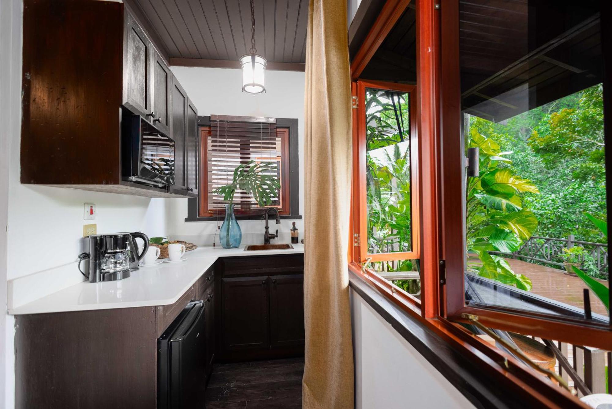 Serendipity Holistic Resort Spa Kingston Exterior photo
